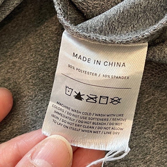 Veil Spark Top Women's L Gray Tunic Running Modest Thumbholes 1/2 Zip Pullover - Picture 11 of 15